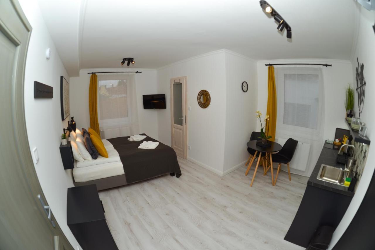 Raba92 Apartman House Exteriör bild